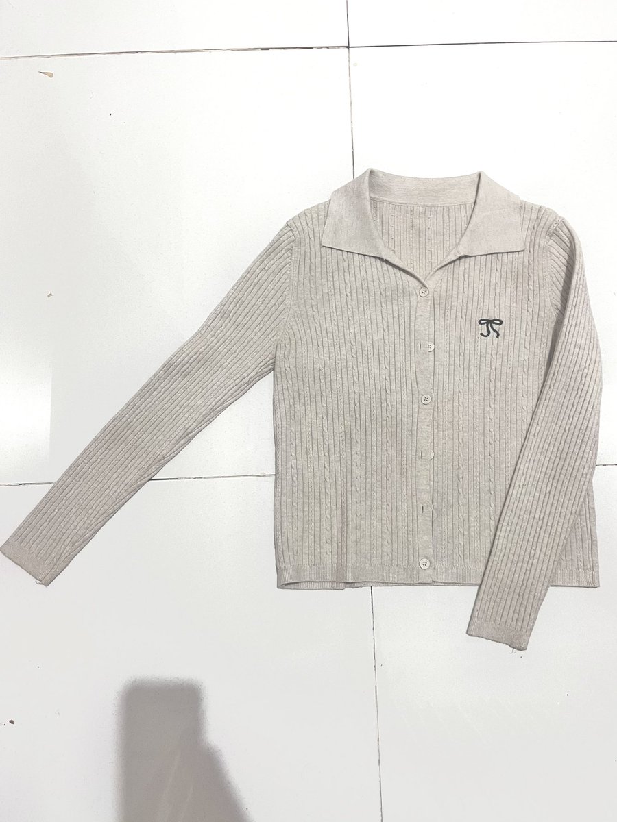 washlifee's tweet photo. PRELOVED / WTS (Want To Sell)
Outer Aurakalla Wanita
- ukuran S-M (prefer S)
- panjang baju 55cm
- panjang lengan 51cm
- lebar dada 40cm
- jual rugi

Rp. 39,500

- COD? bisa (chat dahulu)
Domisili: (Belakang Mall Pakuwon) Condongcatur, Sleman, DIY
- Luar Domisili (Jne, dll) https://t.co/yHzYjq3OKh