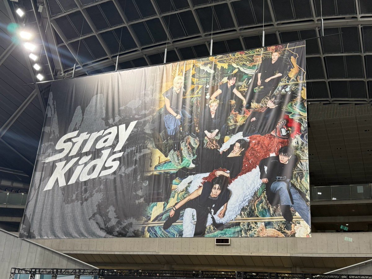 chima_jsn's tweet photo. 全身筋肉痛‼️だけどもう日常‼️
ずっと余韻に浸ってたい🥹
楽しかったなー
りゅーらいちゃんも一緒に入ってくれてありがとう😌💖

初の国立でのライブに参戦できて
初めてスタンド前方でキッズ達を肉眼でしっかり見れて
初めて特典当たって目の前でキッズ達見れて
最高で忘れられないライブになった😭🤎 https://t.co/zBEDjjOnmi