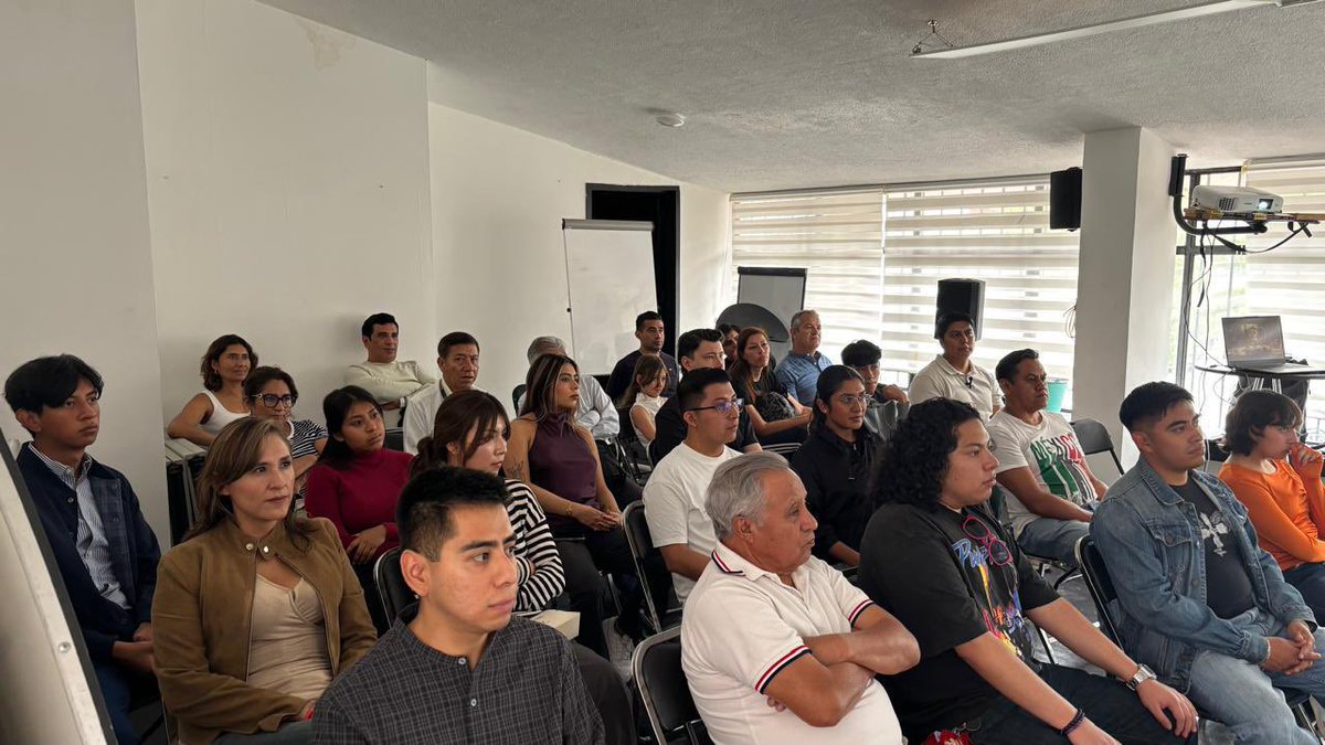 EmbRusiaMexico's tweet photo. 🎬 México se sumó a la 11ª edición de la iniciativa rusa “Noche de Cine” 🇲🇽🇷🇺

El 29 de agosto, México volvió a participar en la iniciativa internacional rusa “Noche de Cine”, vinculada al Día del Cine Ruso.

Este año las proyecciones se realizaron en varias sedes: en la Universidad Nacional Autónoma de México (UNAM), en la Casa de Cultura México–Rusia y la Universidad Interamericana en Puebla y en una sala de cine de Polanco, Ciudad de México, donde la función fue organizada con el apoyo de la escuela de idioma ruso RUS.

🎥 El público mexicano pudo disfrutar de las películas familiares rusas “Buratino” (Буратино) y “Cheburashka 2” (Чебурашка 2), así como del drama bélico “Malysh” (Малыш).

Las funciones reunieron a estudiantes, familias, amigos de Rusia y aficionados al cine, brindándoles la oportunidad de conocer algunas de las producciones más recientes del cine ruso y acercarse a la cultura de nuestro país.

La iniciativa “Noche de Cine” es organizada por ROSKINO y el Fondo de Cine de Rusia, con el apoyo del Ministerio de Cultura de la Federación de Rusia y el Ministerio de Relaciones Exteriores de la Federación de Rusia.

👏 Agradecemos a nuestros socios y a todos los espectadores que se sumaron a esta nueva edición de la “Noche de Cine” en México.

#RusiaMéxico #NocheDelCine #CineRuso