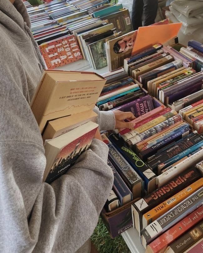islaboards's tweet photo. I'm tired I'm going to buy books.... https://t.co/xC30XWTHhc