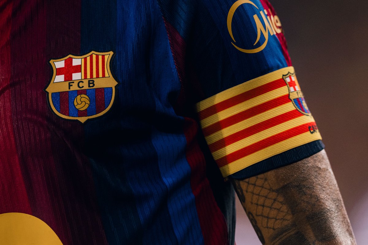 FutureGoat001's tweet photo. Morning Curlers 💙❤️ 
The Greatest Club In The World plays football today 🔥 https://t.co/TddGLS6HGm