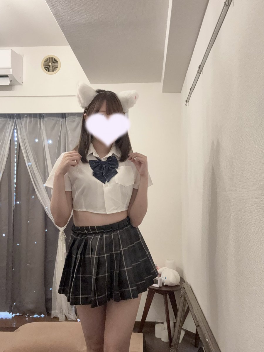 yunacyan2005's tweet photo. 14時から20時までいます！
今日は制服ねこちゃん♡ https://t.co/HstbUUO02W
