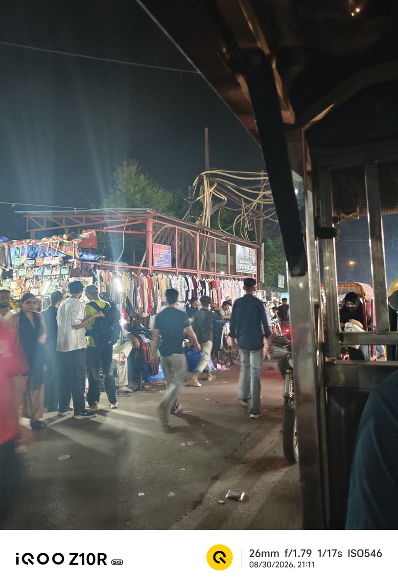 yahya_aimim's tweet photo. @bsesdelhi Please Remove this illegal enchroments from your transformer At Jama Masjid Mina Bazar 
@MCD_Delhi @dcwestzone https://t.co/mdZtwufMKR