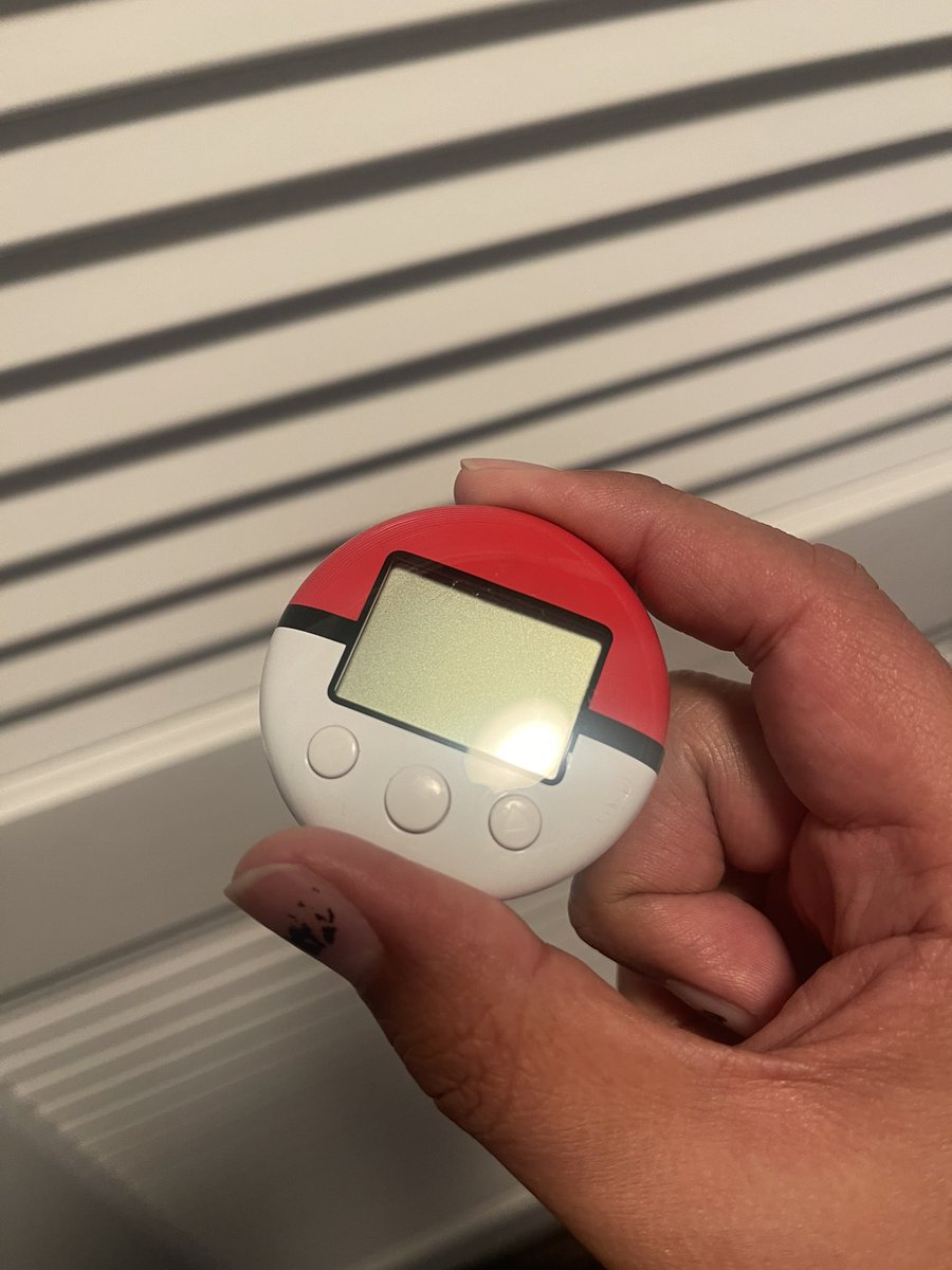 Sentyal's tweet photo. Found a pokewalker outside of the Chase Center after the closing ceremony. I'd love to return it to its rightful owner before I leave SF tomorrow afternoon. 

DM me if you know the trainer's name and the Pokémon on it.

Retweet to help

#PokemonXP #PokemonWorlds https://t.co/JS7fwGtCY7