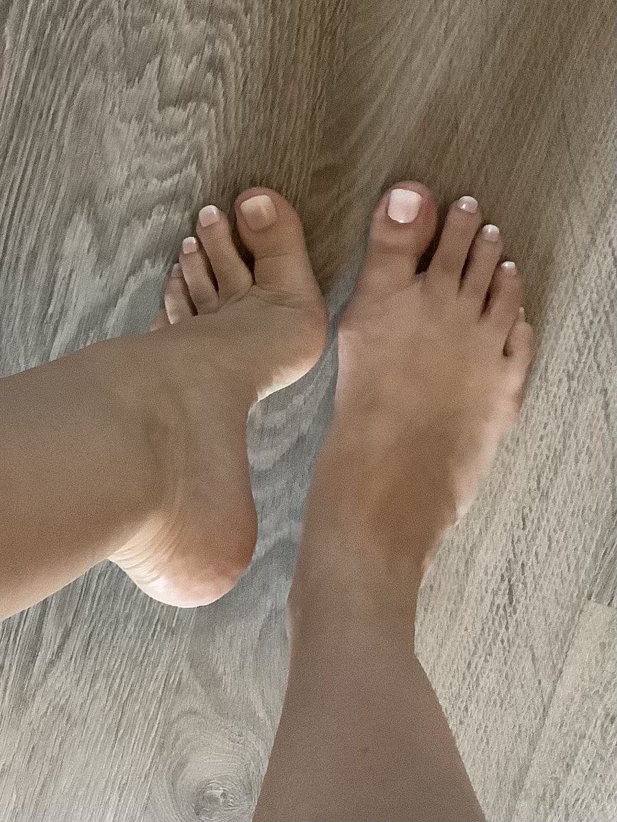 Tia66nl5's tweet photo. Feet Fetish ~ What is it about the feet that you like ? Toes, Soles, Arch, Barefoot, Tights, Stockings, Socks, Clean , Dirty ??  #feetfetısh #feetworshi̇p #feetfetıshly #footfetısh #foot #soles #nylonfetısh #toe #kink https://t.co/Y0Vd8vopxm