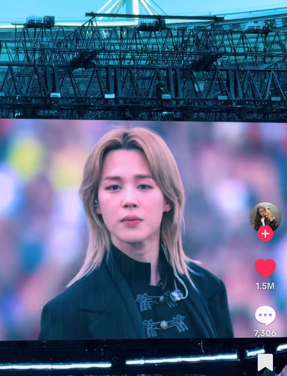 yvesaintbarbie's tweet photo. the way jimin fan accounts just casually pulls these numbers on tiktok… oh he’s gonna come and dominate https://t.co/HFqJcfUzhK