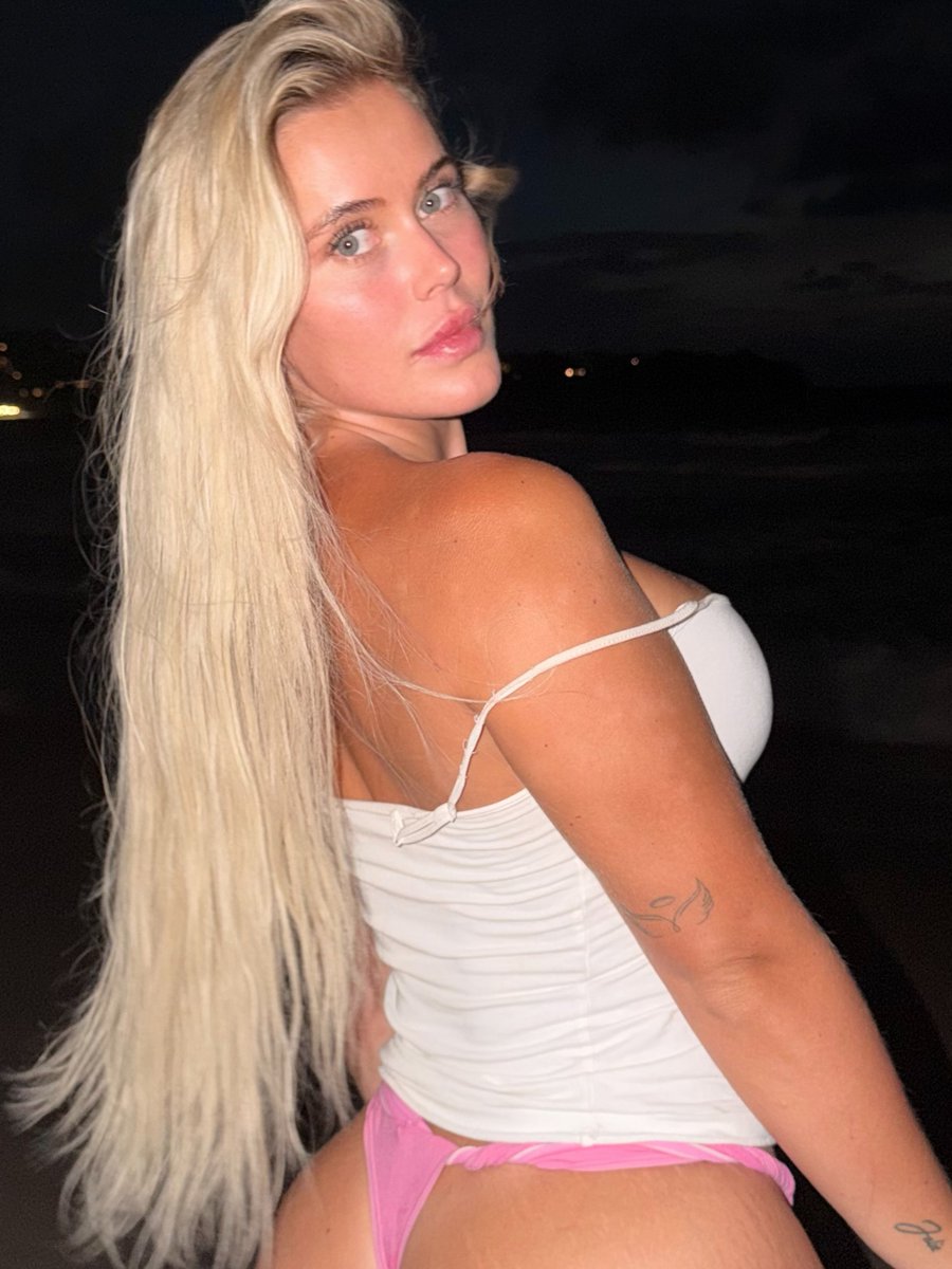 Joliejuiicyy's tweet photo. do i look innocent or trouble? https://t.co/pAllRaAOmE