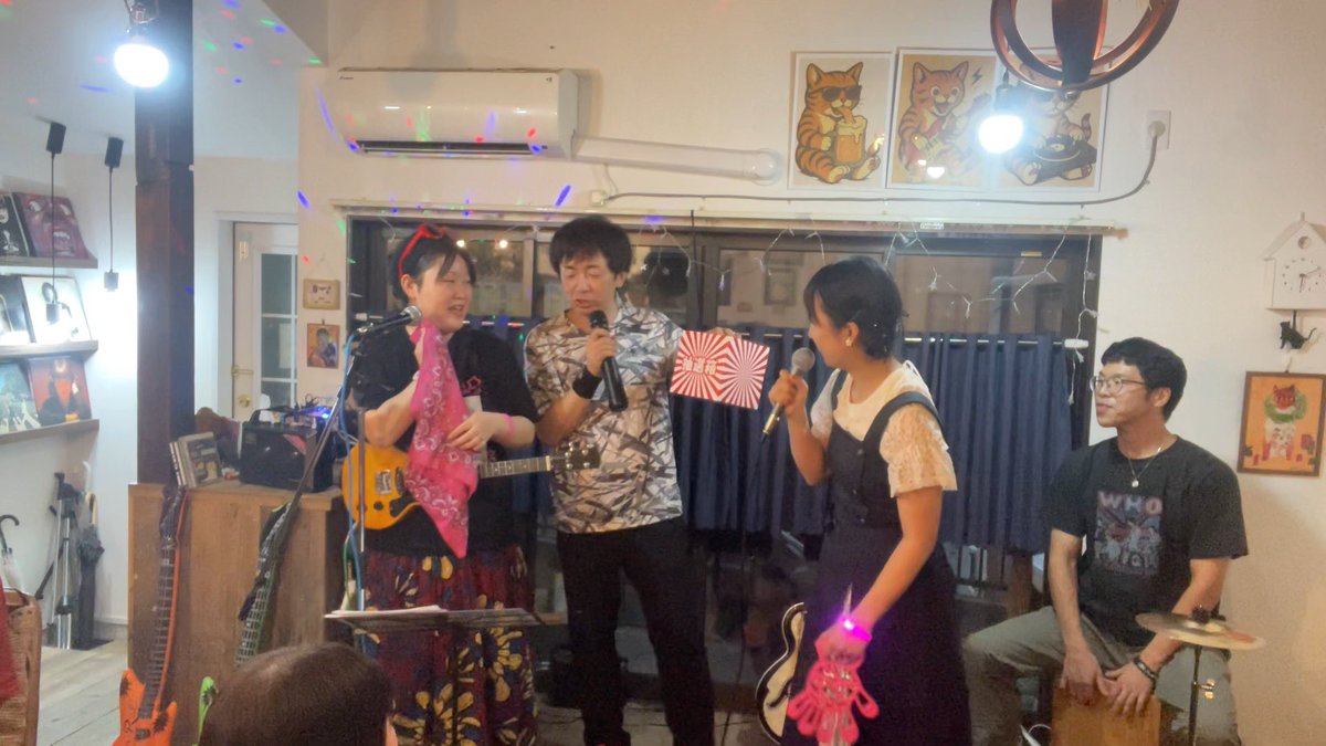 youngcornband's tweet photo. 昨日のヤング☆コーンは与野にあるヨノカフェぽんたでのカフェライブでした！
ありがとうございました♪ https://t.co/UgxYQxB8HR