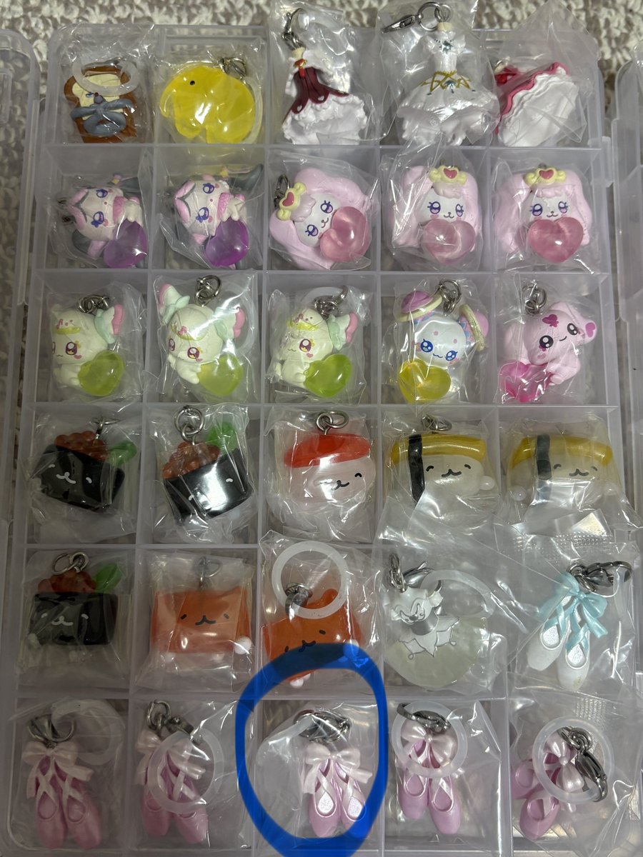san_jsd's tweet photo. @mimimi252521_ 先ほどはご返信ありがとうございました。
改めて下記画像+日焼けキティめじるし要望アイテムです。

都内手渡しまたは郵送にてお譲りいただく思います。
ご連絡お待ちしております。 https://t.co/mbMstdnbEv