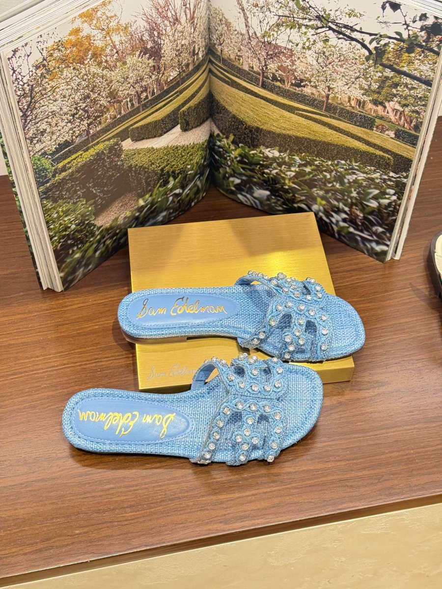 Oliveolivem's tweet photo. I have absolutely no resistance to shoes that look great. https://t.co/QHlpp5ZKwQ