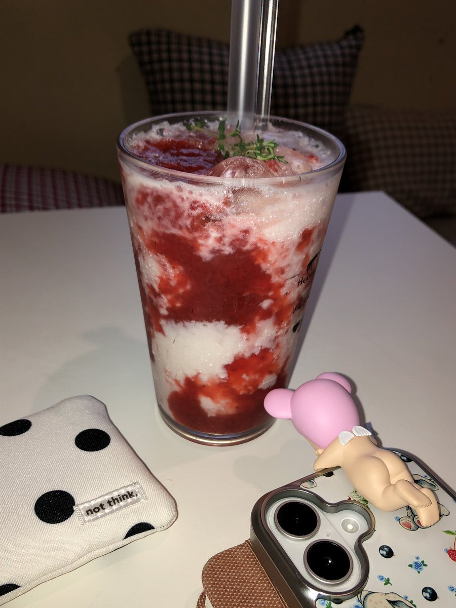 isaunosa's tweet photo. 붐따 교동 나와서 기분 애매해짐
교동이 네가 싫은 게 아니야
아니 싫긴 해 https://t.co/6WxjSQr0EJ