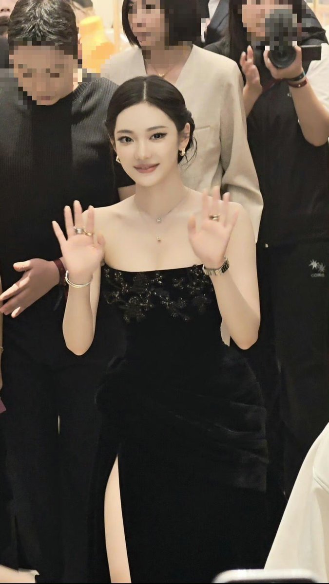 baichangyi2's tweet photo. Eastern beauty🖤✨ https://t.co/R5VQ6uIf7U