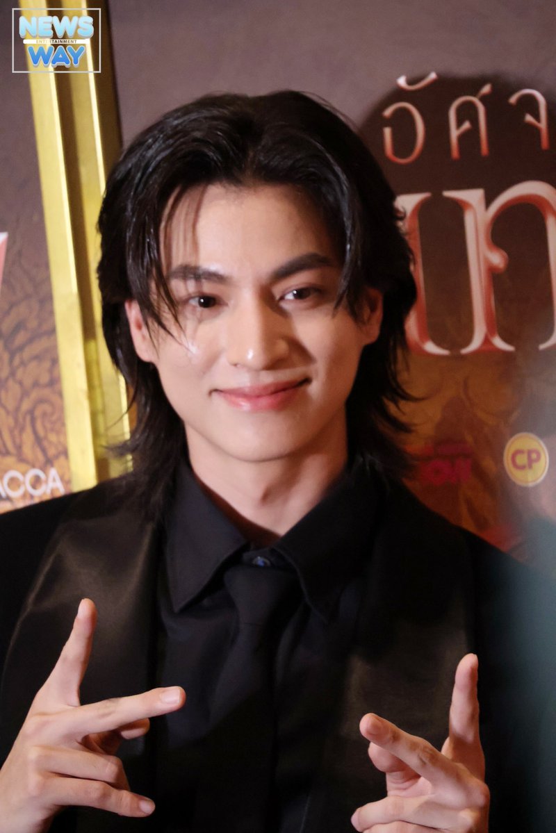 newsway_ent's tweet photo. "กลัฟ คณาวุฒิ" สัมภาษณ์ก่อนเริ่มงาน"อัศจรรย์วันทอง GALA PREMIERE"

GULF​ X​ IN​ THE​ NAME​​ OF​ LOVE GALA

#อัศจรรย์วันทองGALA 
#GulfKanawut 
#อัศจรรย์วันทอง
#InTheNameOfLove https://t.co/UjHCYr5wBW