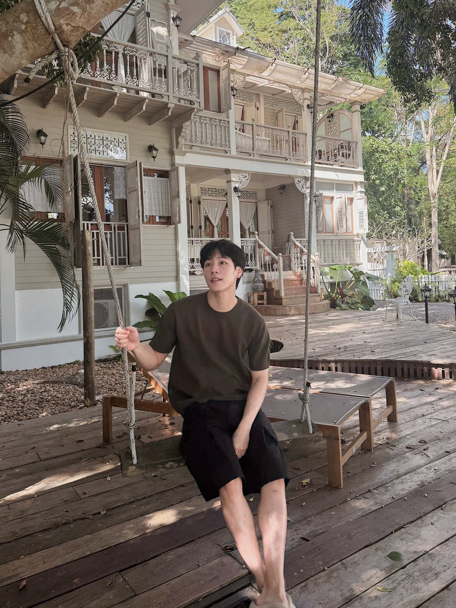TheoryofYinWar's tweet photo. IG warwanarat 

🌼•ᴗ•🍀

#หยิ่นวอร์ #warwanarat @warwanarat https://t.co/CYoUxRxqIy