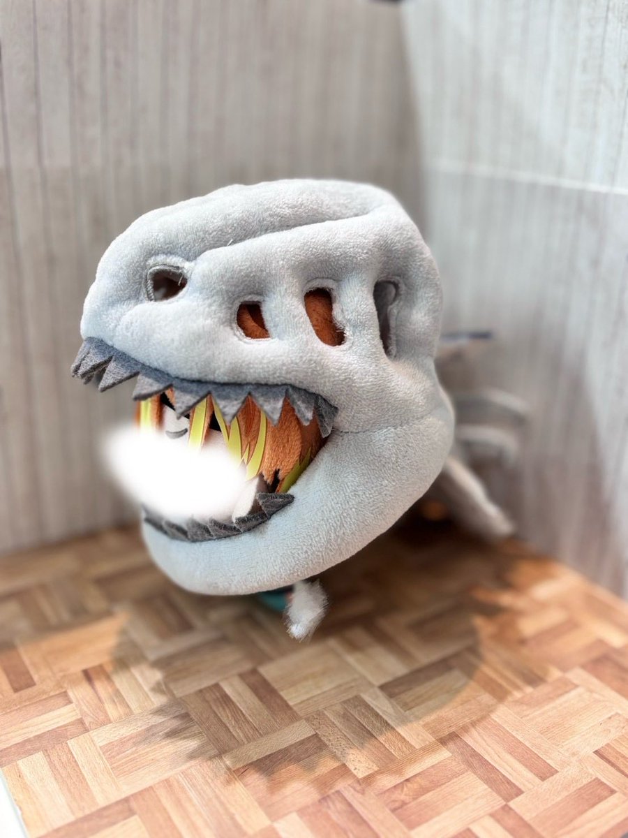 iseki_ikebukuro's tweet photo. 💫7階ぬい服・推し活グッズ館💫

🦖オススメ商品紹介🦖

🦴恐竜の骨のかぶりもの🦴

恐竜の骨がかぶれちゃうぬい服が入荷しております🎶
なんと背骨まで付いていて細部まで細かく作り込まれています🦖💕
頭の大きい11センチのぬいぐるみでピッタリサイズになっております🙌🏻💞

ぜひご試着をしにお気軽にお立ち寄りください✨️✊🏻

#推し活応援のお店 #推し活 #ぬい活 #推し活推進部 #ISEKI #ぬい服