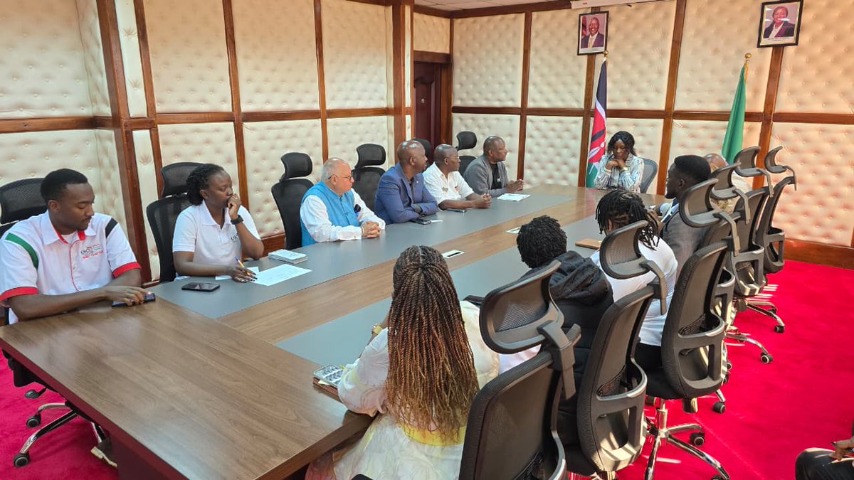EmbuChamber's tweet photo. KNCCI breakfast opened with a courtesy call on H.E. Hon. Cecily Mutitu Mbarire, E.G.H., M.G.H., Governor of Embu County. The key private-sector partners included @stimasacco, @EmbuTenri,@KingdomBank @consolidatedKe @BritamEA @kenya_chamber https://t.co/r24TAQ1Iqn