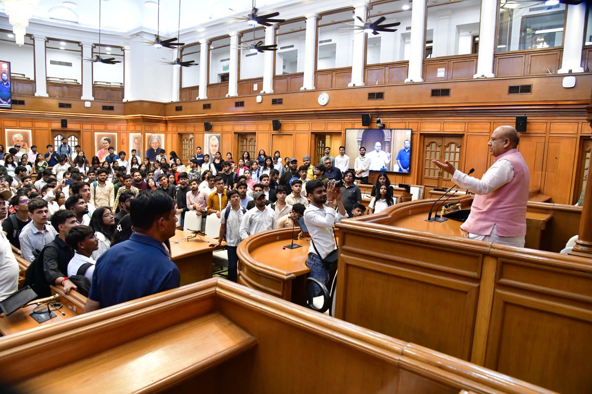Gupta_vijender's tweet photo. Gen Z is bringing a new energy to the conversation on democracy. 🇮🇳

Had an insightful interaction with students from PGDAV College and Law Centre-I, University of Delhi, during their visit to the Delhi Legislative Assembly under the Youth Outreach Programme.

The candid conversations, thoughtful questions and fresh ideas made it clear that today’s youth are curious about democracy and eager to understand, engage and contribute.

#YouthOutreach #GenZ #Democracy #DelhiAssembly