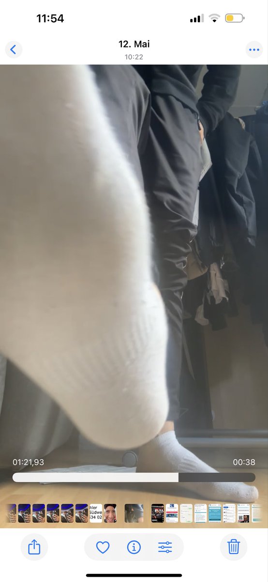 cash_goatx's tweet photo. Wer das ganze Video haben will soll sich melden 

#Findom #Geldsklave #FindomDE #FindomGermany #GermanFindom #FinanzielleDominanz #Geldsklave #CashSlave #PayPig #FinSub #Femdom #Domina #Tribute https://t.co/smh2BhgZey