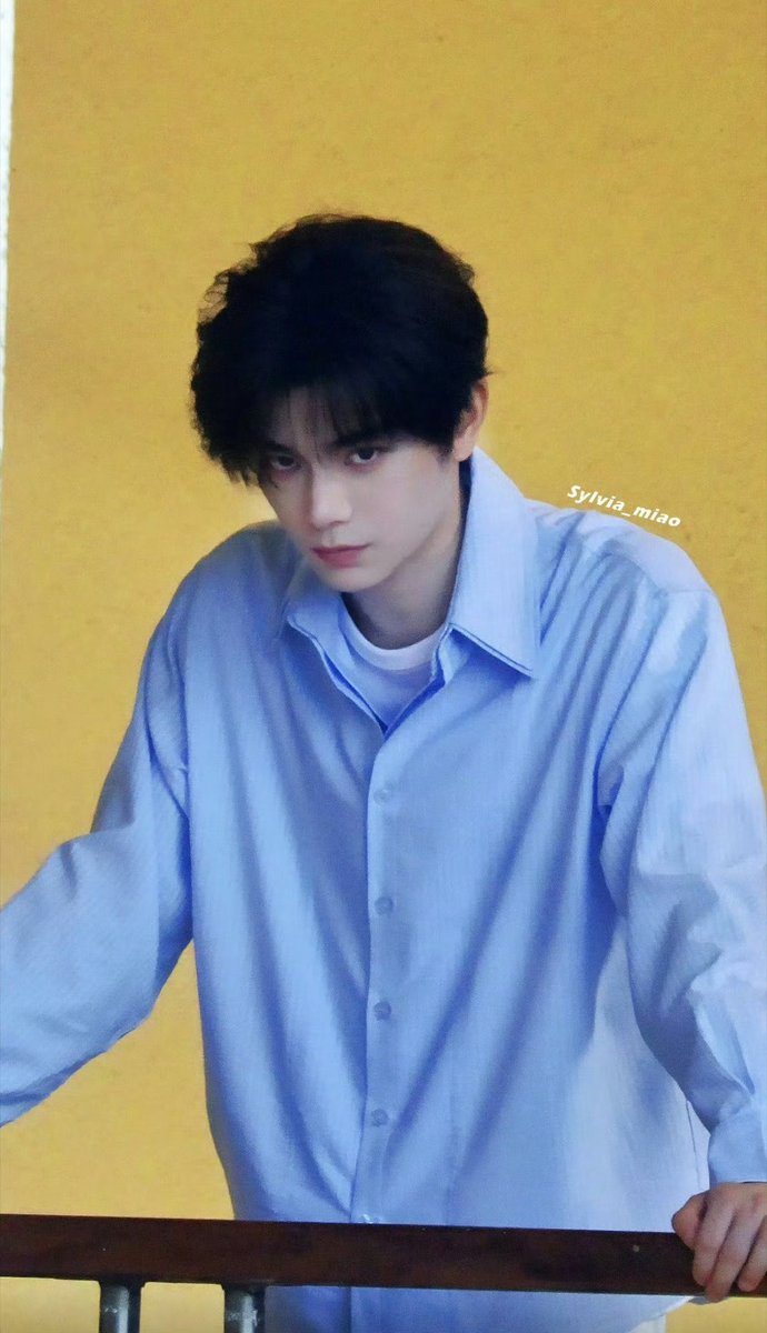 etrangereinx's tweet photo. see? he still totally slays the fresh campus student vibe! ding, if there's a knight role in an infinite-flow drama, just take it! as long as they can secure your screen time and character arc, we will go all out to support it again~~~ https://t.co/h2ms5DqJtl