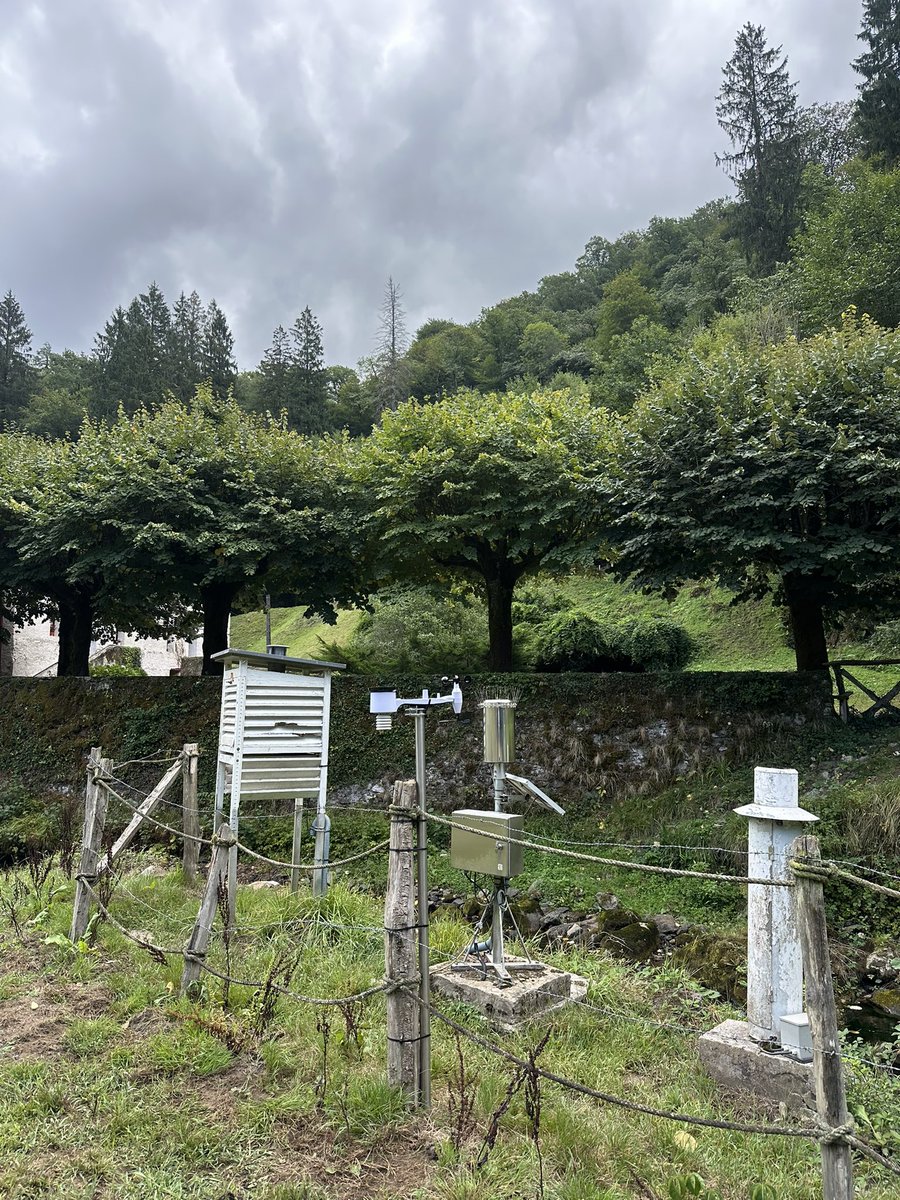 Navarrameteo's tweet photo. Hoy hemos instalado una estación meteo en #Artikutza #Goizueta con @MarkoSierra72 y @Meteonavarra_ 

Enclave mítico de la climatología peninsular. Se ubica en el mismo recinto que la histórica estación de @AEMET_Esp  (con datos desde 1931)

Muy contentos con el resultado 🙏🏻 https://t.co/oAUZVLrYxQ