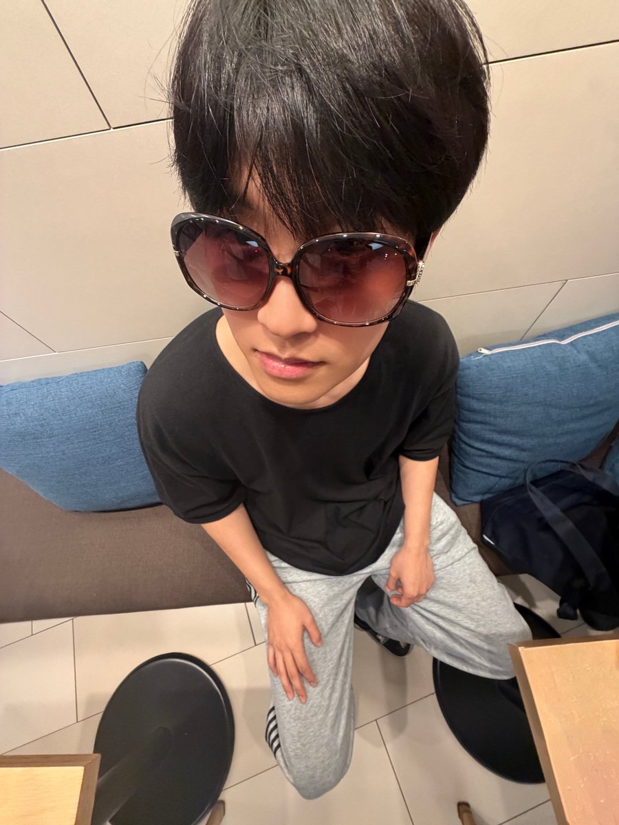 drumerUchani's tweet photo. 송유찬ㅈㅉ착한점
라식하고 왕잠자리틴트선글라스 씌워도 그냥 감 https://t.co/7u0icoUz7i