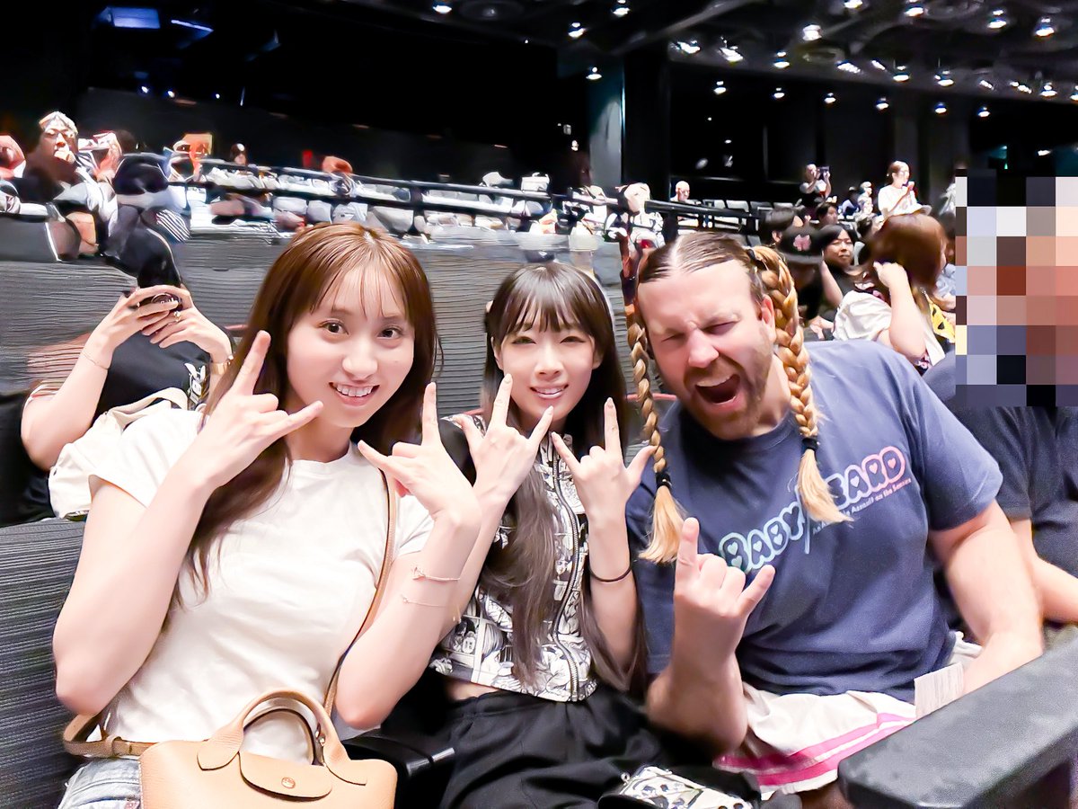 utakataelegy's tweet photo. BABYBEARDちゃん
席が近かったのでお写真もらいました🤘
大切な思い出になりました。
ありがとうございます🙇♂️
#BABYBEARD https://t.co/vFHDlsD1hM