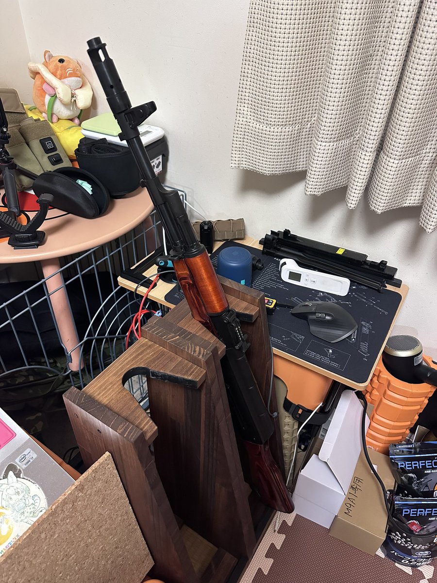 nekonabestation's tweet photo. さて
ひと休みしたら
撃ってみます

#炸裂キウイ #20式小銃 #89式小銃 #AK74M #AKM #Zenit #VFC #GHK #マグナムショップむげん https://t.co/eFh4KAAt81