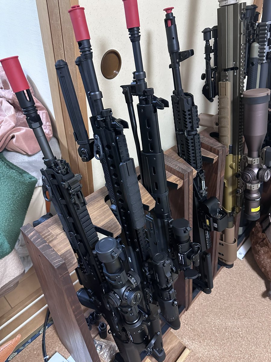 nekonabestation's tweet photo. さて
ひと休みしたら
撃ってみます

#炸裂キウイ #20式小銃 #89式小銃 #AK74M #AKM #Zenit #VFC #GHK #マグナムショップむげん https://t.co/eFh4KAAt81