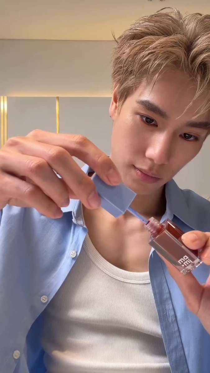 itsaboutppw's tweet photo. phuwin's beauty channel 😼🎀💄 https://t.co/gZzW1IwVhO