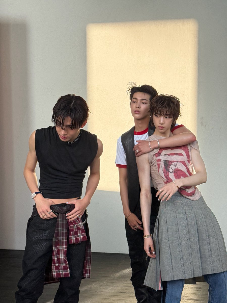 jju_right's tweet photo. 260620 https://t.co/5udfHqI9Rp