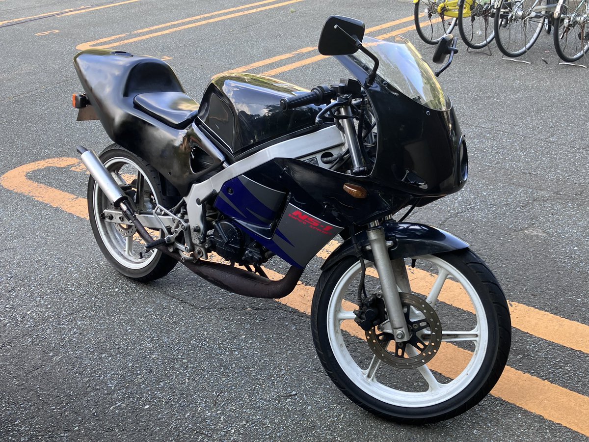 MX5_NA6CE's tweet photo. 膝すりしてて転倒してアンダーカウルが割れたのでハーフカウルにした https://t.co/xQBN6WVqQm