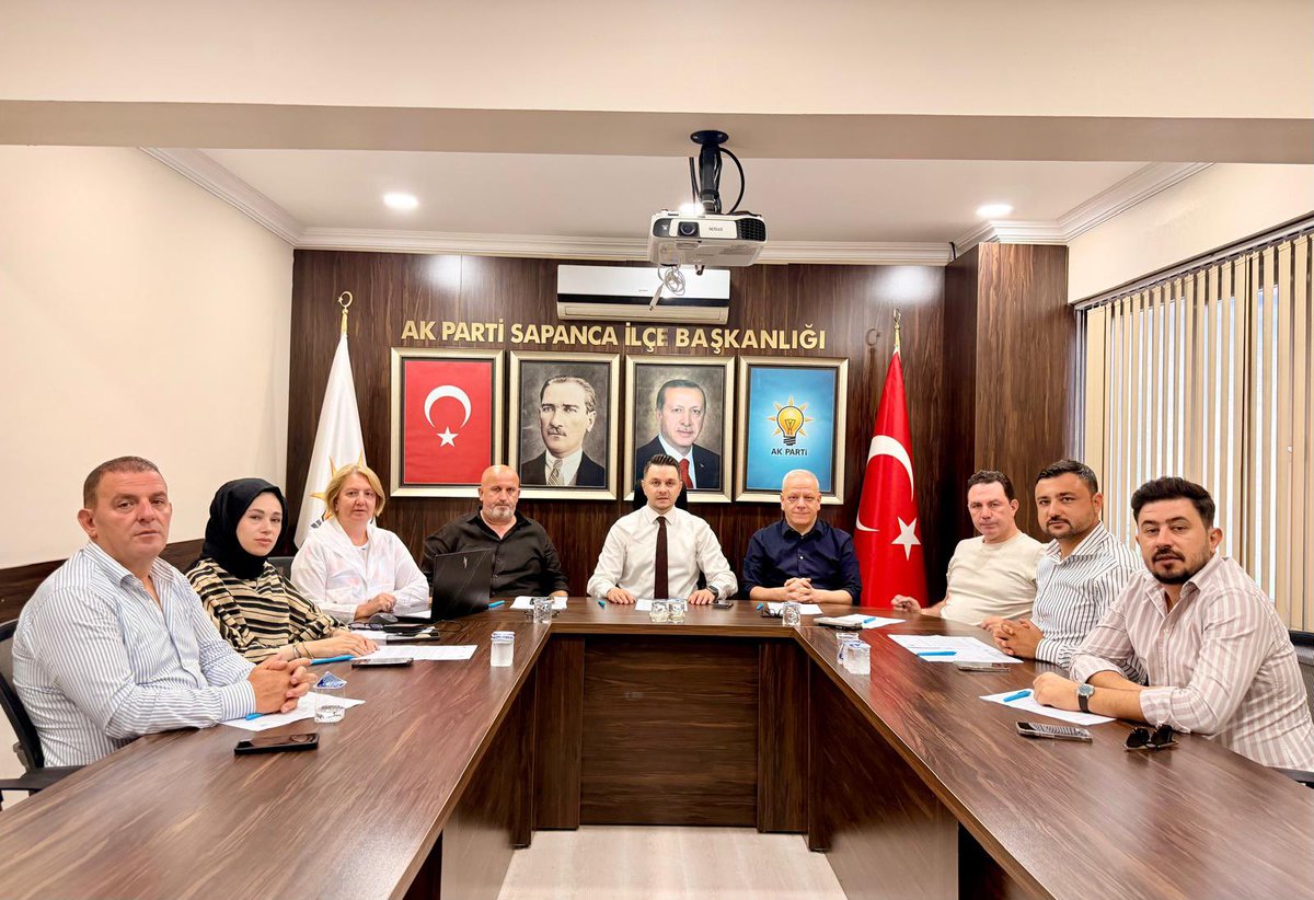 ak_sapanca's tweet photo. Eylül ayı Belediye Meclisi Parti Grup toplantımızı İlçe Başkanımız Şafak Basoğlu’nun başkanlığında gerçekleştirdik.

Toplantımız hayırlara vesile olsun. https://t.co/5IkHMVDBkA