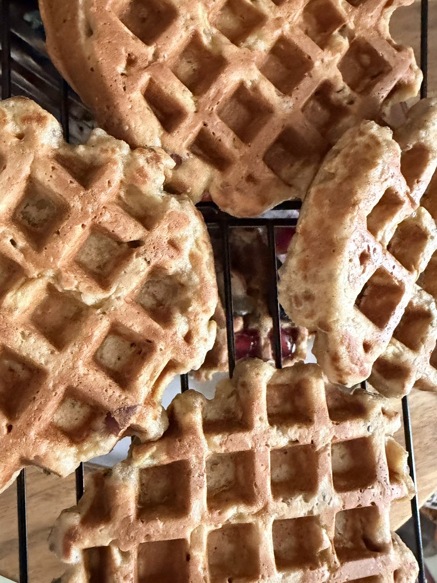 leesah_zimbo's tweet photo. #LeesahsWaffleKitchenette 🧇 
#OatWaffles https://t.co/TYQxcmXsqh