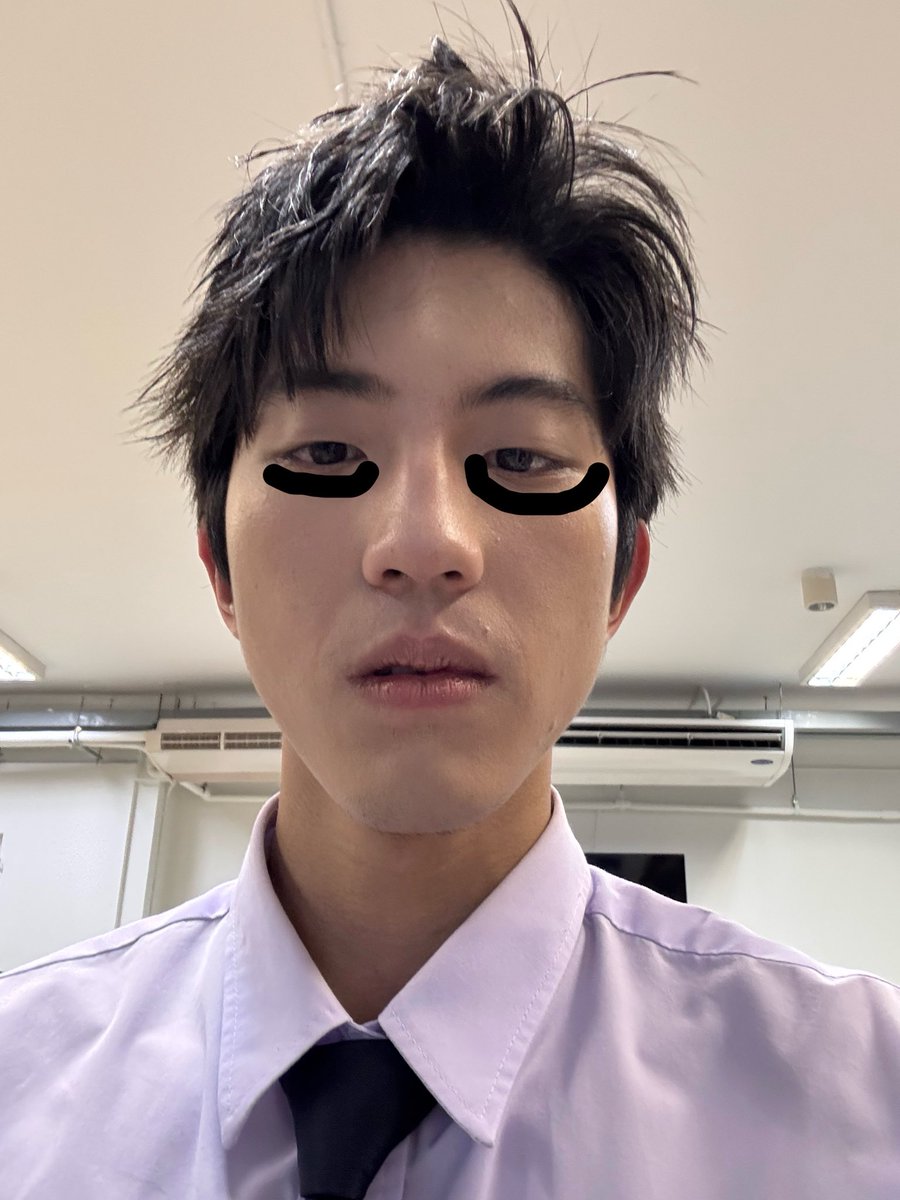 Kktken_Lim's tweet photo. ช่วงนี้นอนน้อยย😢 https://t.co/sppWsMfiLw