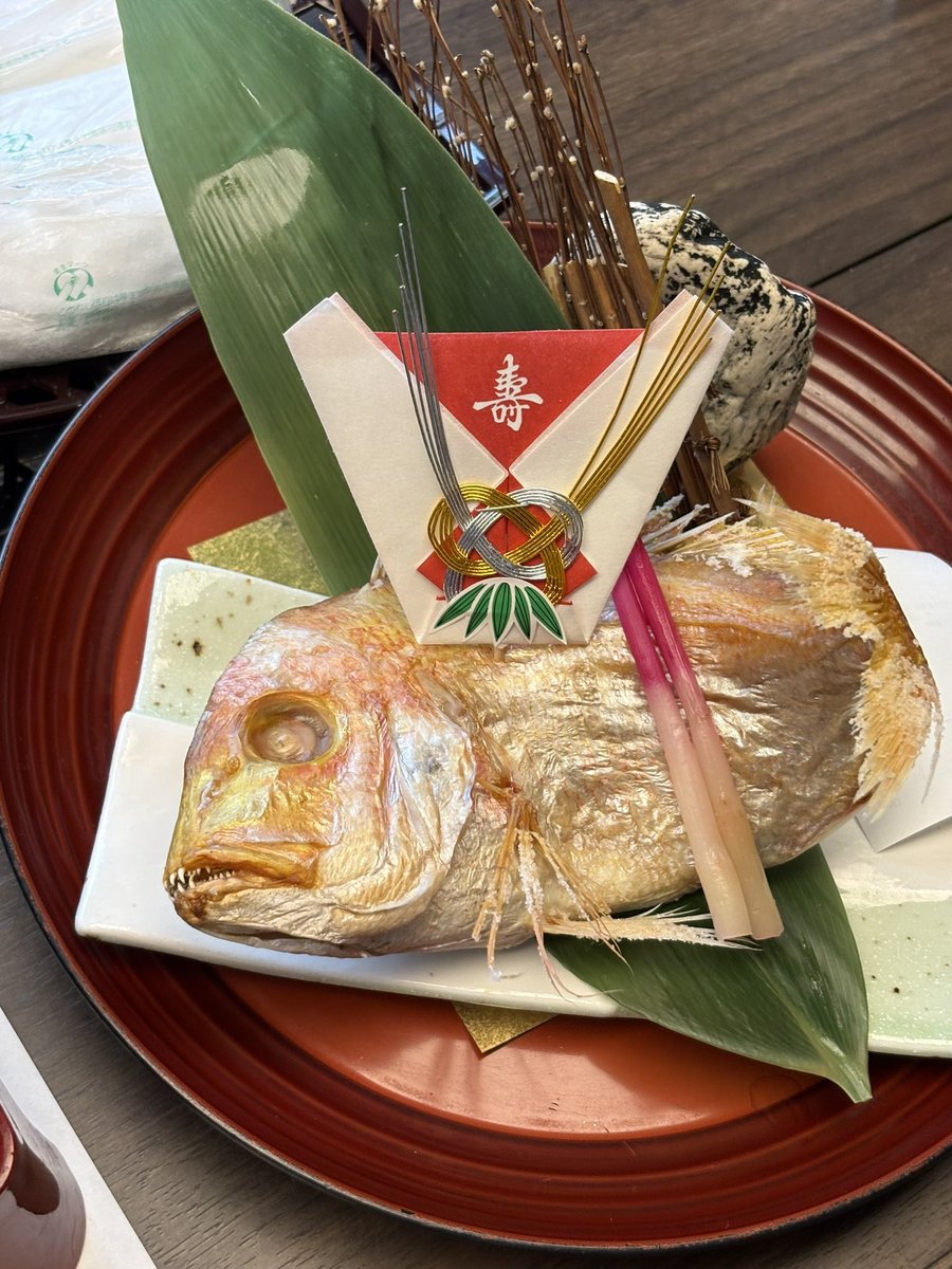 Ma_NB4's tweet photo. 100日のお食い初めしてきました😊
日に日にドンドン大きくなって大変だけど、最近はおもちゃ上手に遊ぶことができたり笑うことも増えて可愛さが増している我が子😆
毎日大変で一日があっという間に過ぎていくけどこれからたくさん思い出作っていきたいです！ https://t.co/9zyNDlO0B4