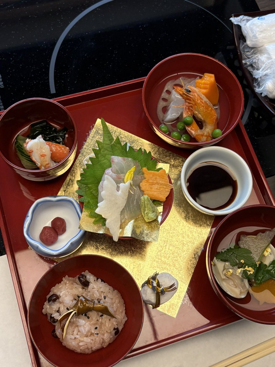 Ma_NB4's tweet photo. 100日のお食い初めしてきました😊
日に日にドンドン大きくなって大変だけど、最近はおもちゃ上手に遊ぶことができたり笑うことも増えて可愛さが増している我が子😆
毎日大変で一日があっという間に過ぎていくけどこれからたくさん思い出作っていきたいです！ https://t.co/9zyNDlO0B4