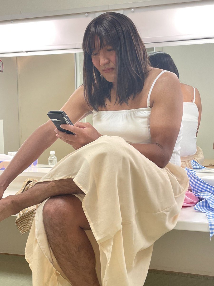slimmaeken's tweet photo. 何を言われても自分を信じているキャバ嬢。 https://t.co/NnzYhk6wgA