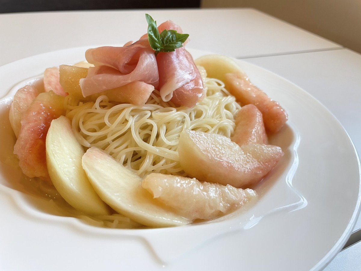 ninoheyoshino's tweet photo. 今回の期間限定【桃と生ハムの冷製パスタ】は終了いたしました🍑
お楽しみいただきありがとうございました😌✨
桃ねえさん@ChizuruECHIGO のお陰でとても美味しい冷製パスタに仕上がりました🍴ありがとうございました😌✨
次の期間限定もお楽しみに‼️😆⤴️ https://t.co/DkKIbwAWBG