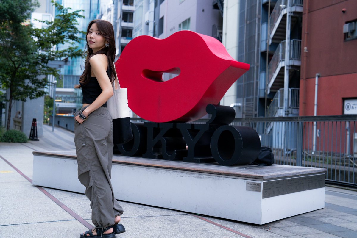 black_pepper's tweet photo. 超現実的なアニメみたいなバッキバキの背景ですが
無加工です。

model:Monicaさん(@monica__x__7)
Loc:渋谷
#modelo撮影会

SONY α7RV
SONY FE 50mm F1.4 GM https://t.co/6q60fEL8tu