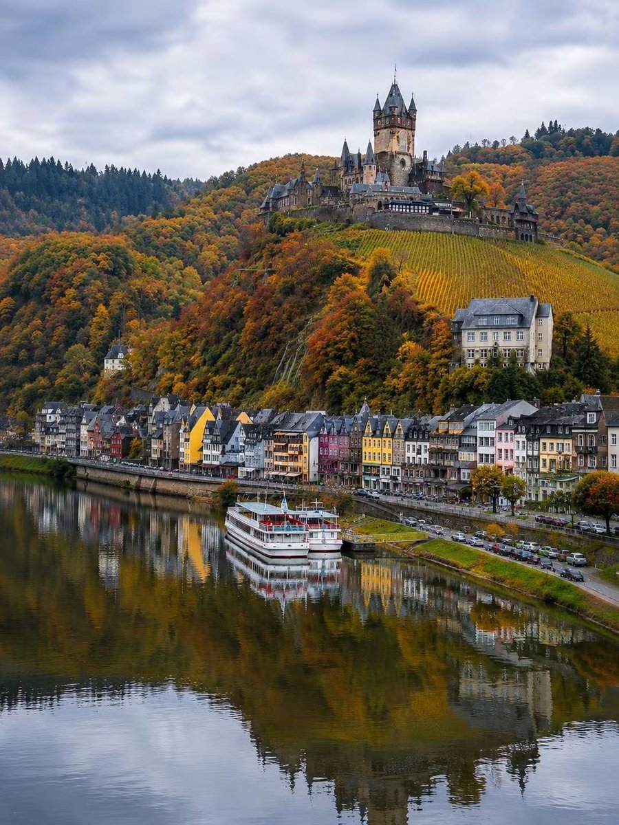 PrettyCitiesX's tweet photo. Cochem, Germany 🇩🇪 https://t.co/LM1asHSO9c