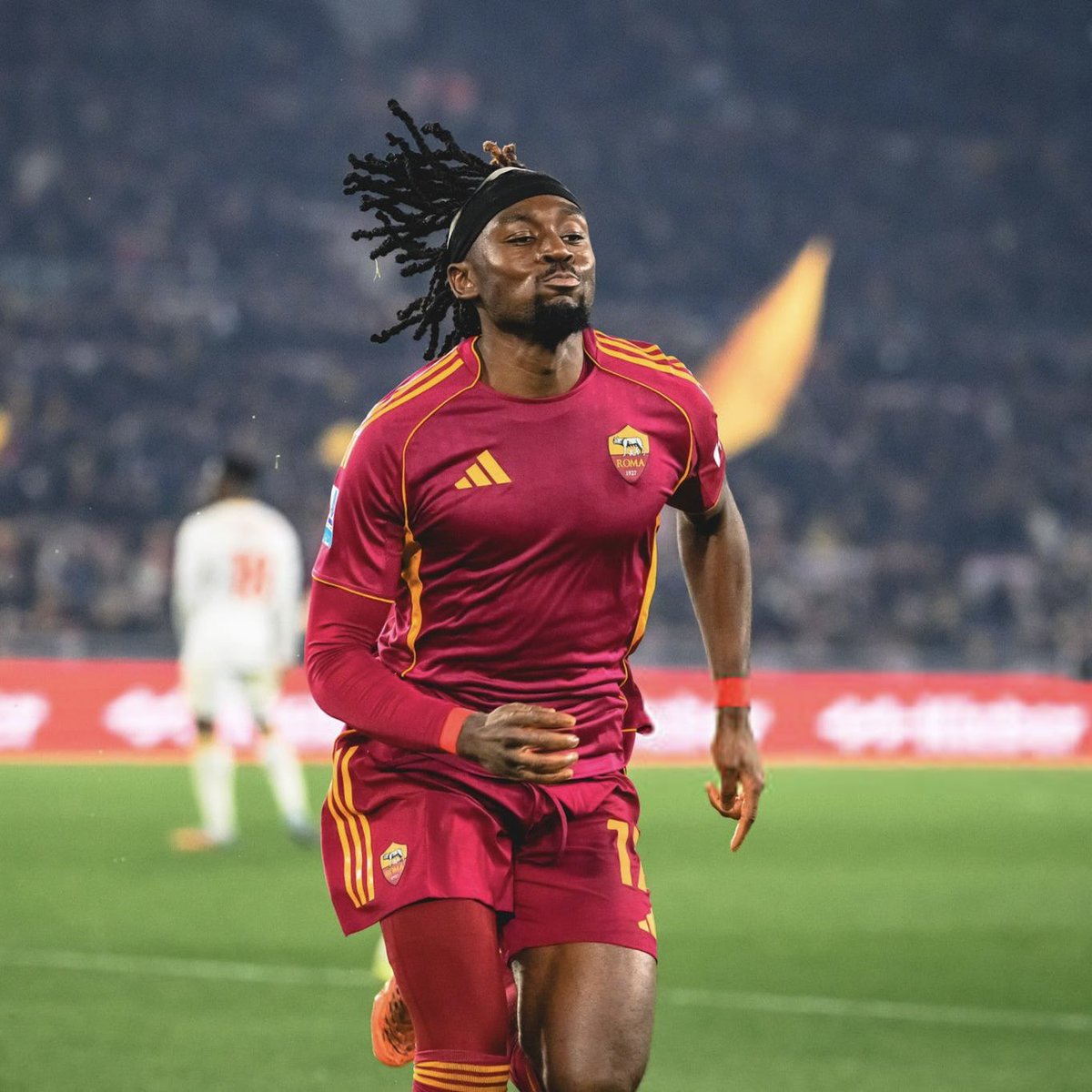 ActuFoot_'s tweet photo. 🚨🚨 MANU KONÉ 🇫🇷 EST LA PRIORITÉ DE CHELSEA POUR REMPLACER ENZO FERNANDEZ 🇦🇷 !!!! 💙

🗞️ @Santi_J_FM https://t.co/xS0RZp6fSy