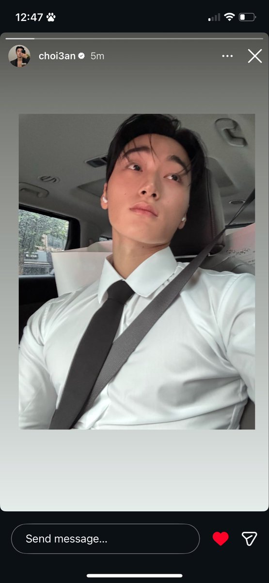 _starmi_'s tweet photo. #pensif dans le taxi trop chou https://t.co/dR2d8cNEkh