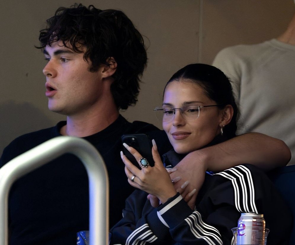 HollywoodCave's tweet photo. Inde Navarrette with her BF Nick!! 🥺 https://t.co/GzSf2oFSqd