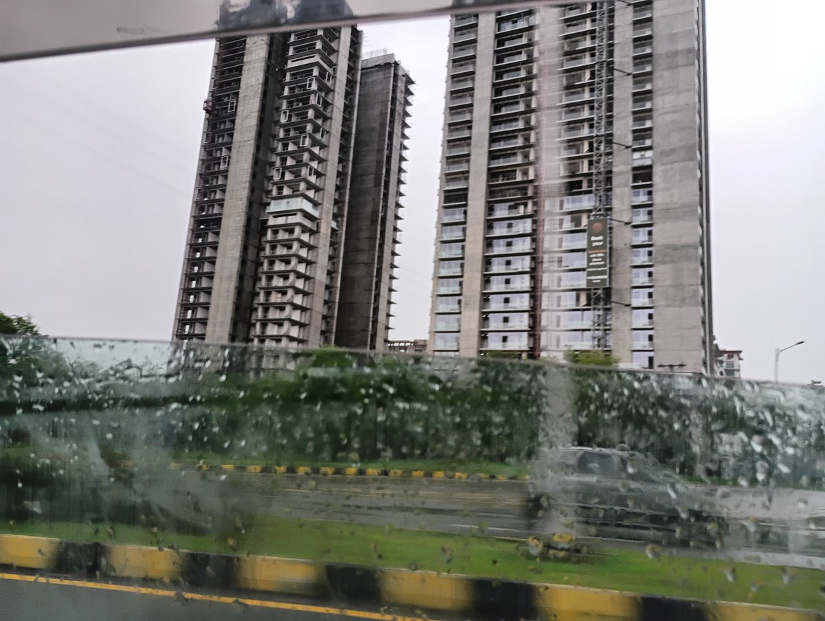 Azotobacter___'s tweet photo. August was all about navigating heavy rains just to get to work 🌊 https://t.co/S9eWbyj2Ho