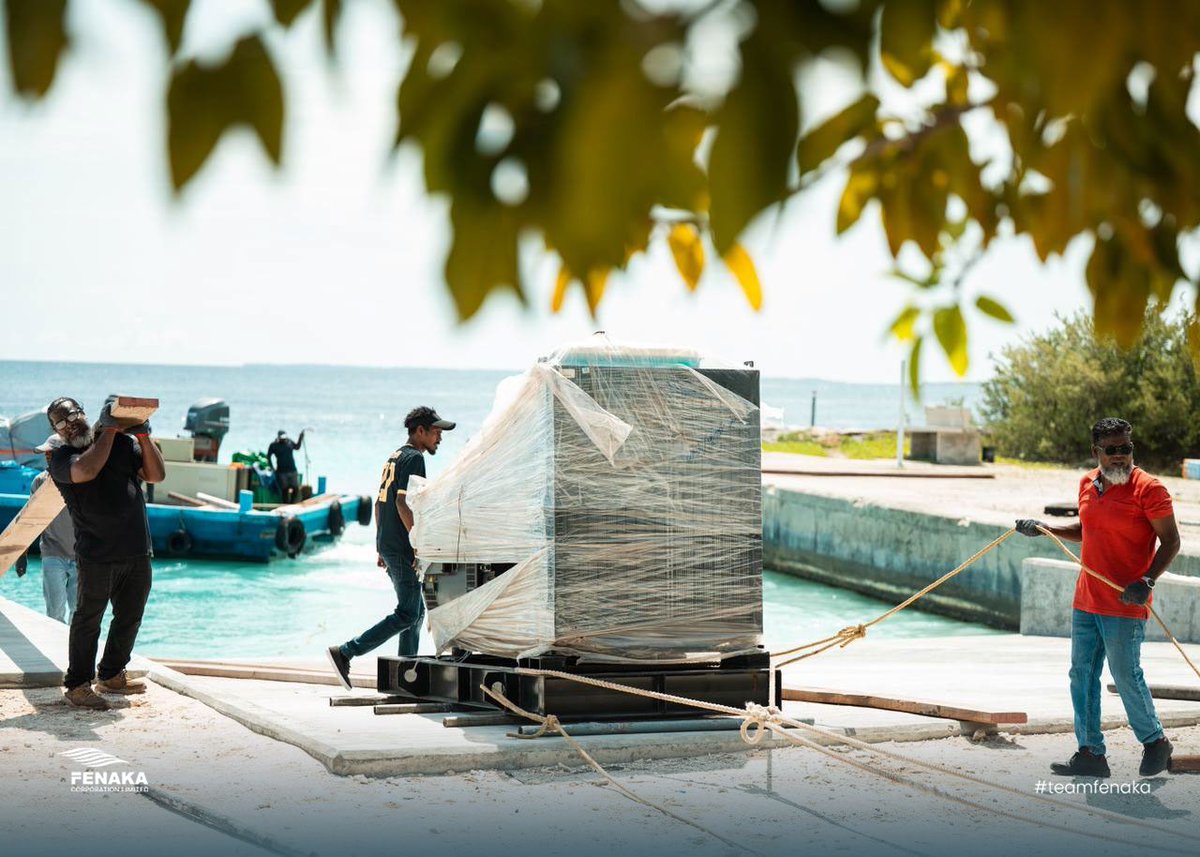 TeamFenaka's tweet photo. ހދ. ކުރިނބީގެ ކަރަންޓު ޚިދުމަތް އިތުރަށް ހަރުދަނާކޮށް، ކަރަންޓު އުފައްދާ މިންވަރު އިތުރު ކުރުމަށް 250 ކިލޯވޮޓްގެ އައު ޖަނަރޭޓަރެއް އެ ރަށަށް ވަނީ ގެންގޮސްފަ. މި ޖެންސެޓާއެކު މިހާރު އެ ރަށުގައި ކަރަންޓު އުފެއްދުމުގެ ޖުމްލަ ޤާބިލުކަން  750 ކިލޯވޮޓަށް އިތުރުކުރެވޭނެ.

#TeamFenaka https://t.co/m71hjlENdg