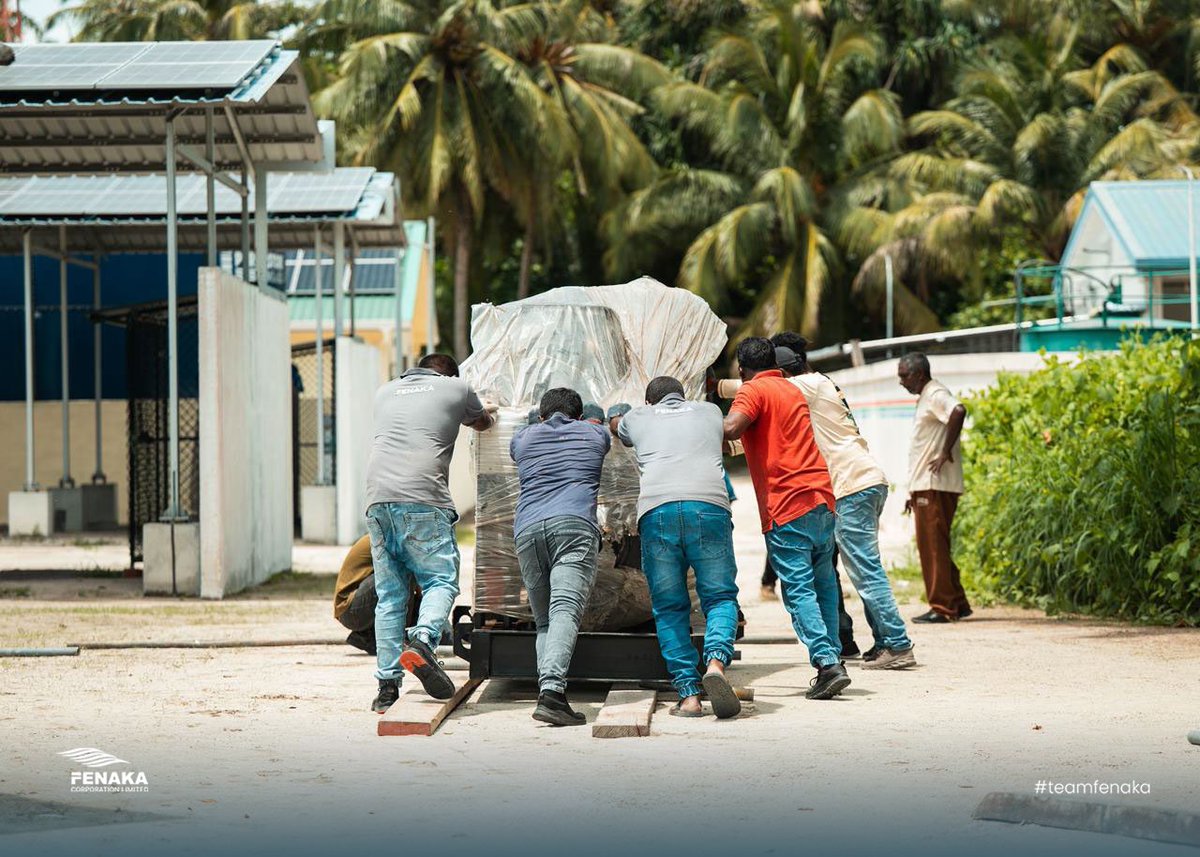 TeamFenaka's tweet photo. ހދ. ކުރިނބީގެ ކަރަންޓު ޚިދުމަތް އިތުރަށް ހަރުދަނާކޮށް، ކަރަންޓު އުފައްދާ މިންވަރު އިތުރު ކުރުމަށް 250 ކިލޯވޮޓްގެ އައު ޖަނަރޭޓަރެއް އެ ރަށަށް ވަނީ ގެންގޮސްފަ. މި ޖެންސެޓާއެކު މިހާރު އެ ރަށުގައި ކަރަންޓު އުފެއްދުމުގެ ޖުމްލަ ޤާބިލުކަން  750 ކިލޯވޮޓަށް އިތުރުކުރެވޭނެ.

#TeamFenaka https://t.co/m71hjlENdg