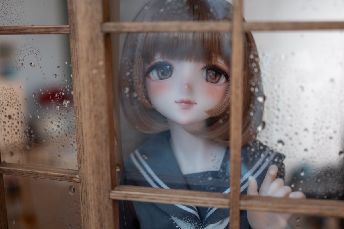 corner33333's tweet photo. たまーにこういうドールの目に感情が宿ってるように感じる写真が撮れることがあって、狙って撮れたことはないけど「もしかして生きてるかも？？？」って思えてたのしいので、これを狙って撮れるようになりたい気もするなぁ https://t.co/KaSWxp4pOj