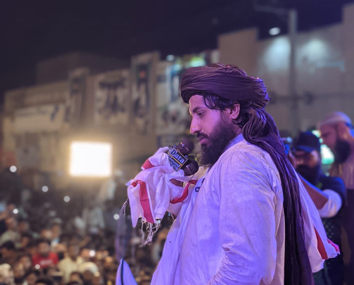 khnjarerazaRsm's tweet photo. @shamsulhidayah3 وہ قائد جو بدترین ظلم کی آگ میں بھی نہ پگھلا جو قید کی تاریکی میں بھی نہ جھکا اور جس نے اقتدارکے ایوانوں میں بیٹھے طاقتوروں کے سامنے اپنا سر کبھی نہ خم کیا آج بھی باطل قوتوں کی اس زخمی شیر سے ڈرگھبراہٹ بوکھلاہٹ کیا ثابت کرتی ہے
#295C_No_Compromise
مَنْ سَبَّ نَبِيًّا فَاقْتُلُوهُ https://t.co/1nPGaA925F