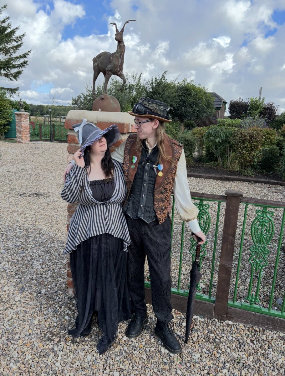 Lincoln_Retreat's tweet photo. Wrapping up an amazing final day at the Steampunk festival! ⚙️ It was fantastic to see so many regular guests back ♥️ filling the streets with incredible energy. Thank you for making this weekend unforgettable! ✨#SteampunkFestival #SteampunkStyle #FinalDay
#seeyounextyear https://t.co/tJL7cJEkTn