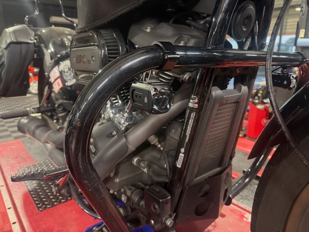 SenaidaMonvq5's tweet photo. Kaedear fog lights installed on the FXLRS! Their compact design looks really good. https://t.co/B2oWtWKtTS